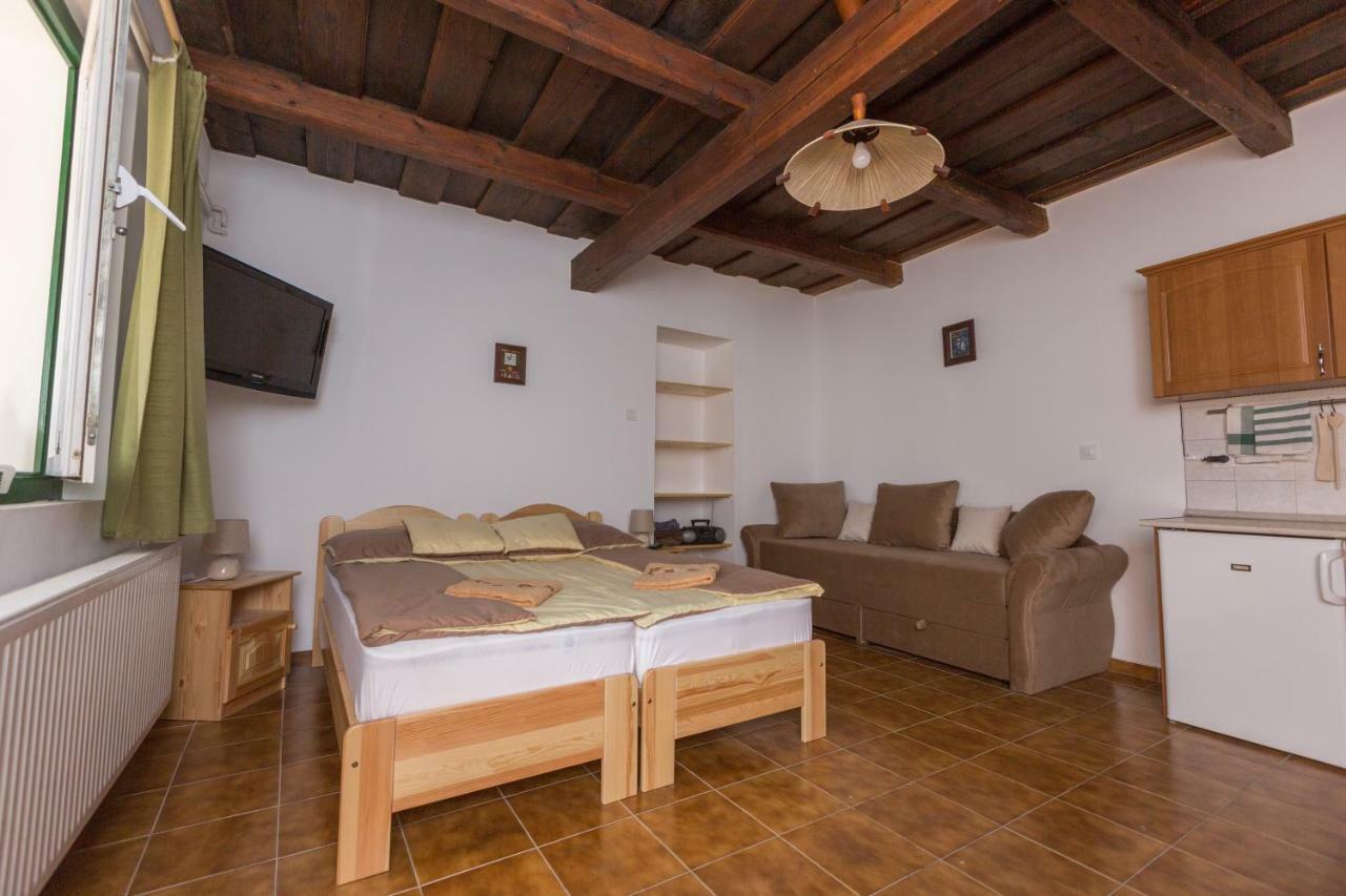 Gádoros Vendégház Egerszalók Exterior foto