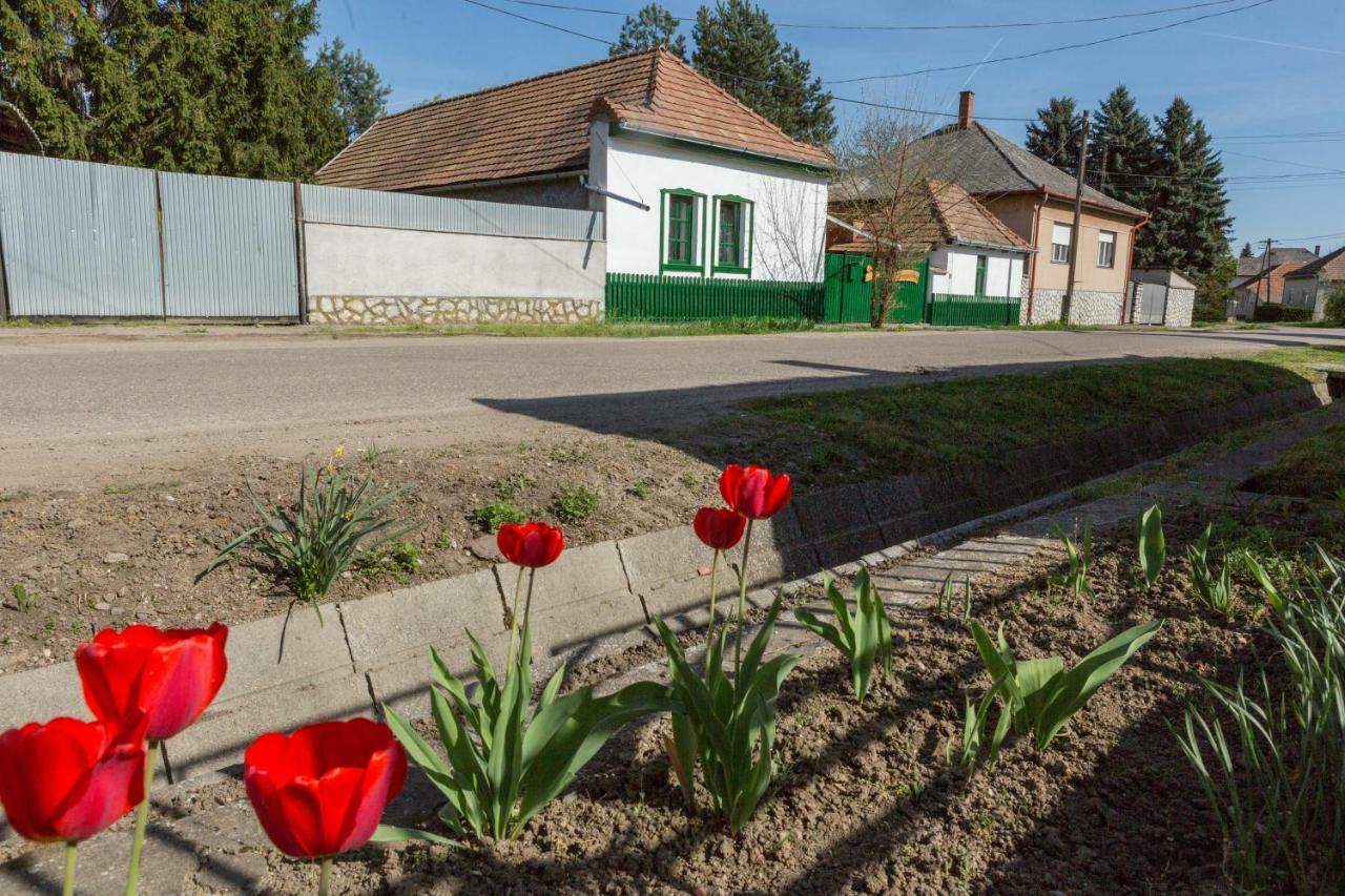 Gádoros Vendégház Egerszalók Exterior foto