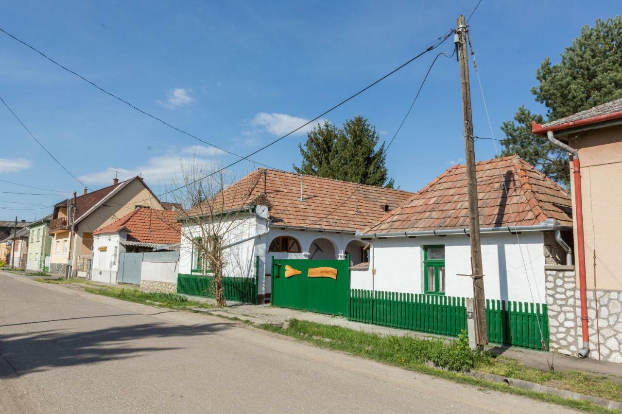 Gádoros Vendégház Egerszalók Exterior foto