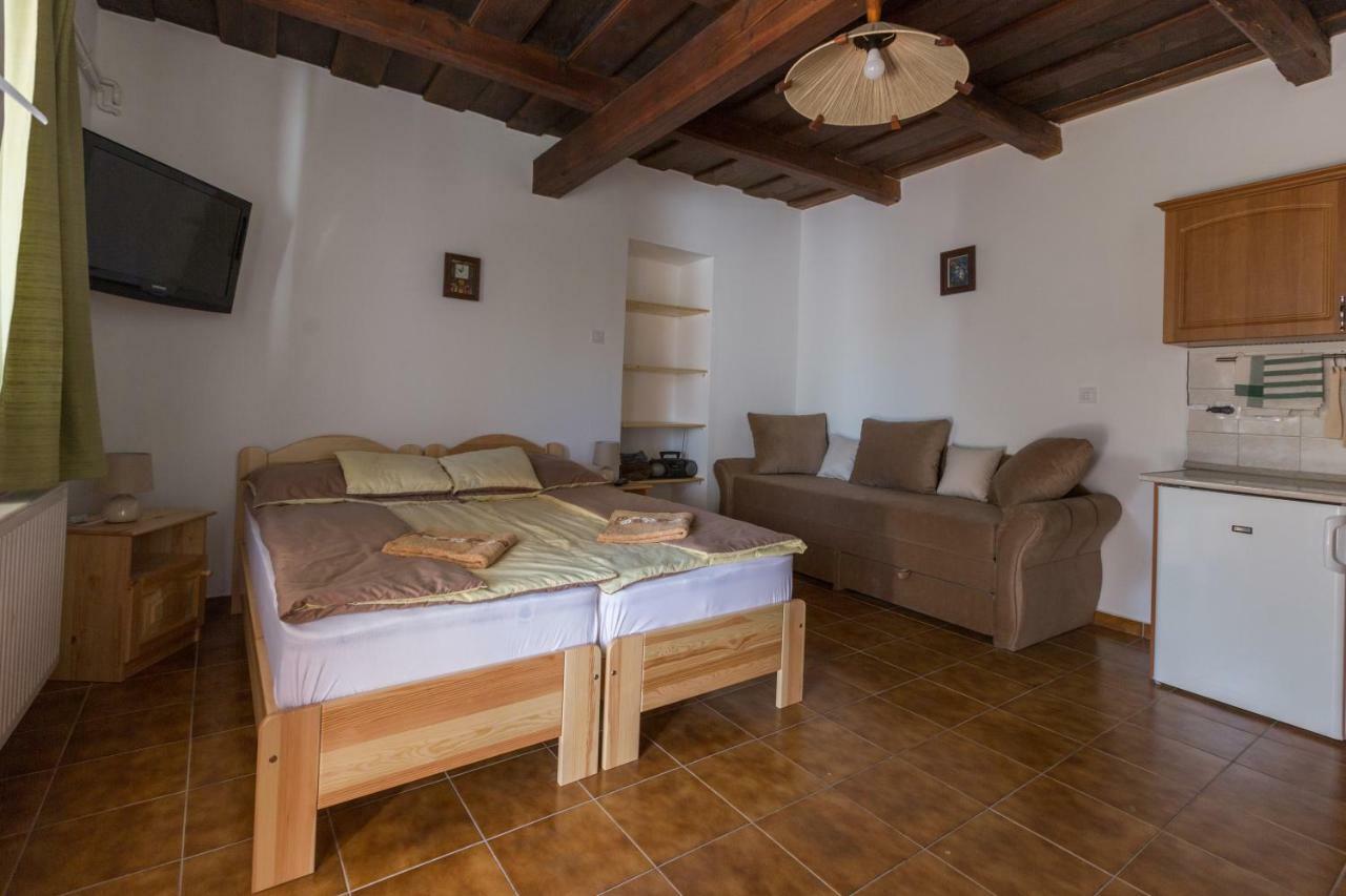 Gádoros Vendégház Egerszalók Exterior foto