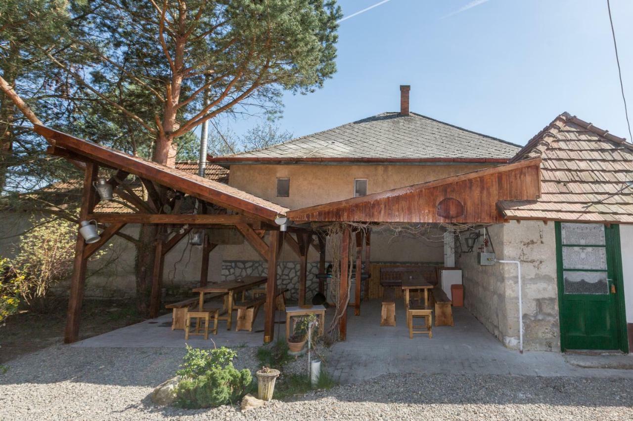 Gádoros Vendégház Egerszalók Exterior foto